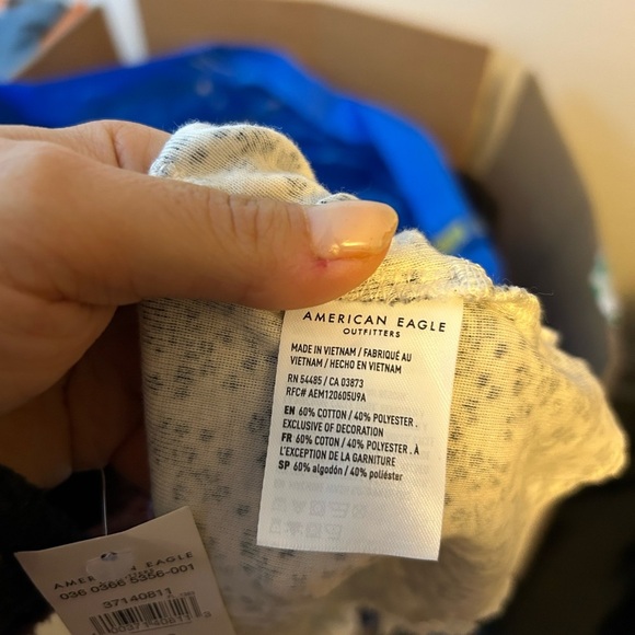 NWT American Eagle Ditsy Floral Cropped Tank - Picture 4 of 6